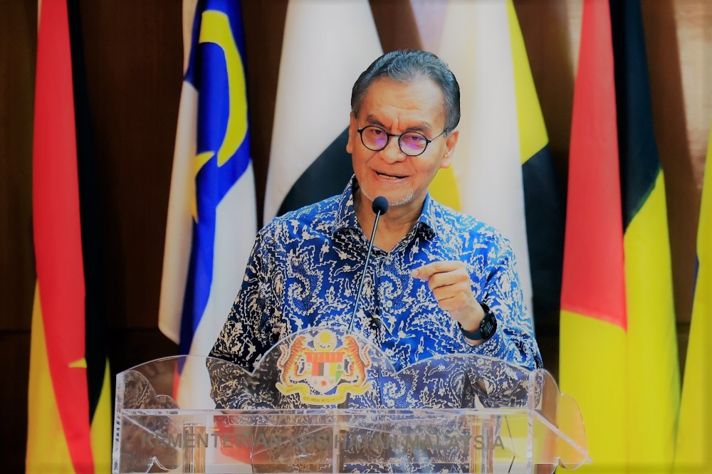 Putting People First: Health Minister Praises Progress on Transparent Medicine Pricing and Lung Health Advocacy