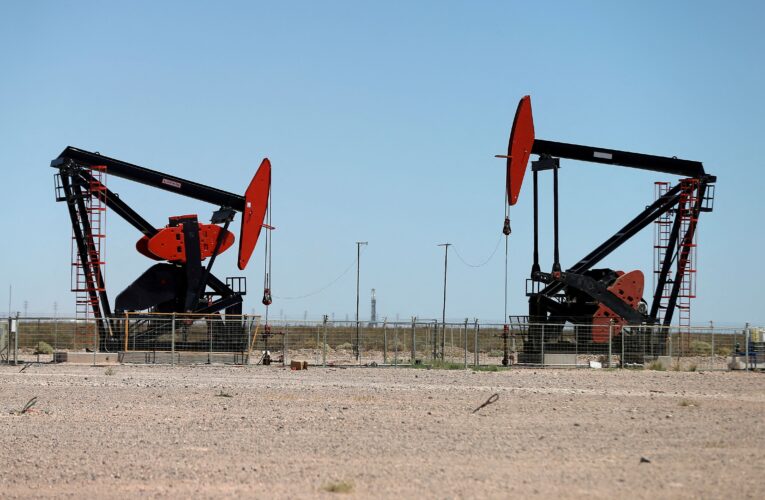 Oil Prices Dip as U.S. Puts Iran Decision on Hold: Markets React to Uncertainty