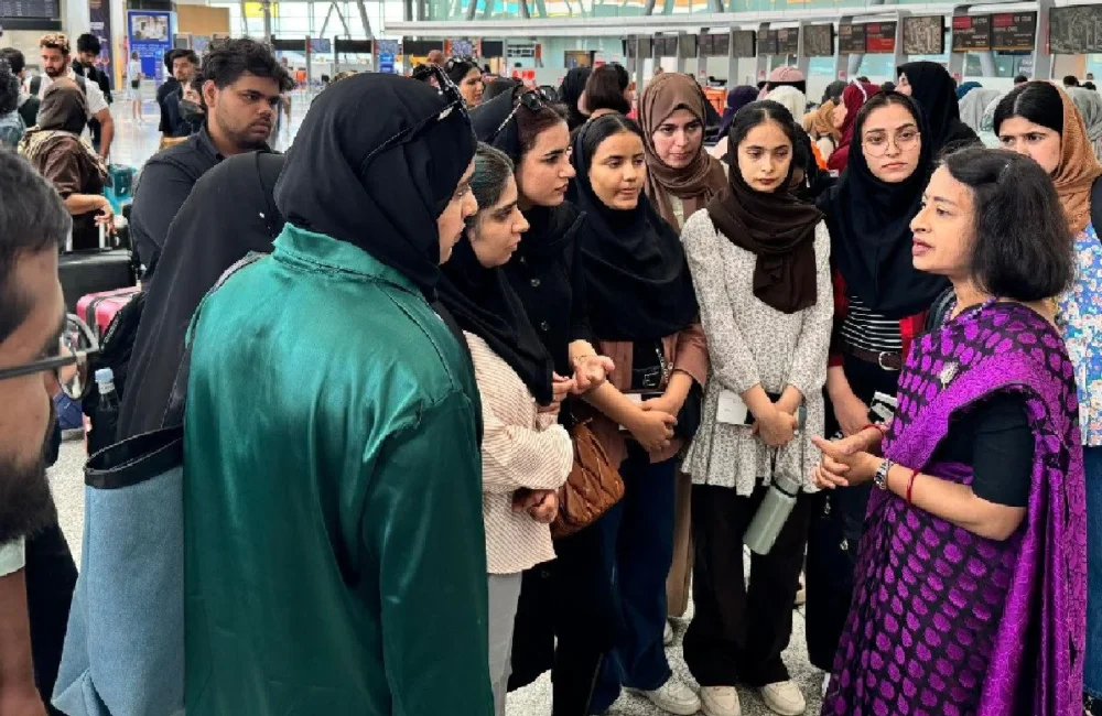 India Begins Evacuating Citizens from Iran Through Airspace Opened by Tehran