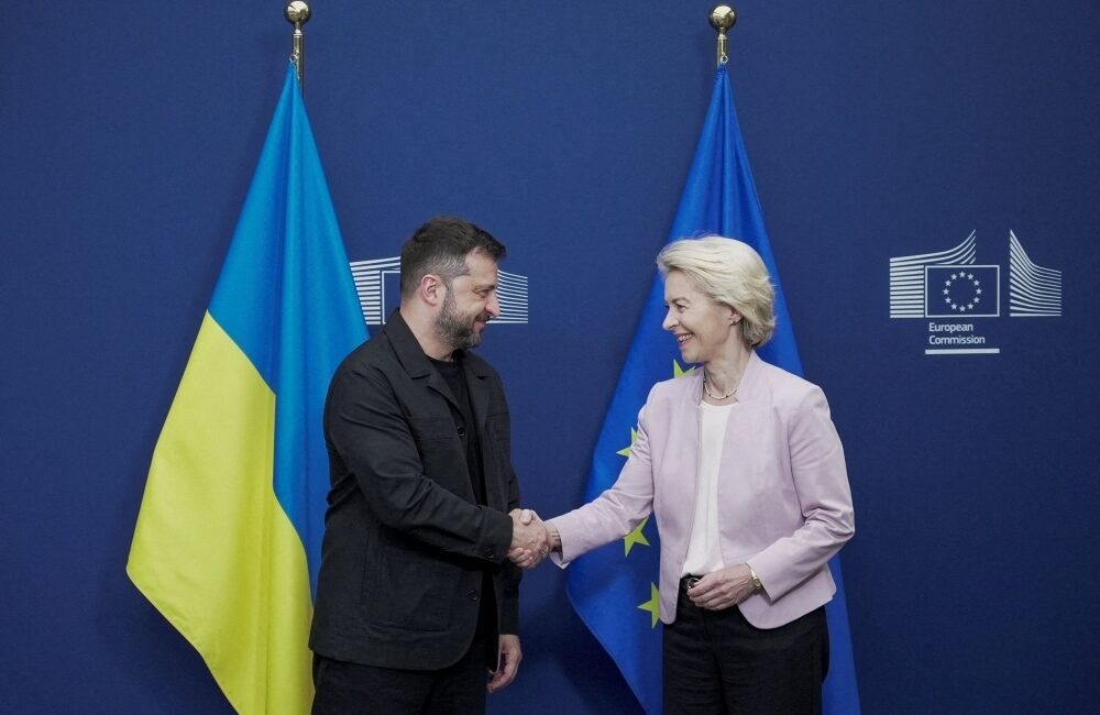 European Leaders Rally Behind Zelenskiy in Washington as Trump Pressures Ukraine to Accept Peace Deal