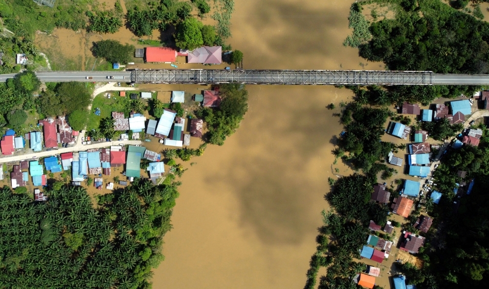 Sabah Cancels Malaysia Day Celebration to Prioritize Rescue and Relief Efforts Amid Devastating Floods and Landslides