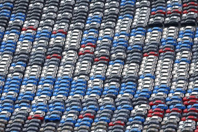 Japan’s Exports to U.S. Plunge for Fifth Straight Month Amid Tariff Strain
