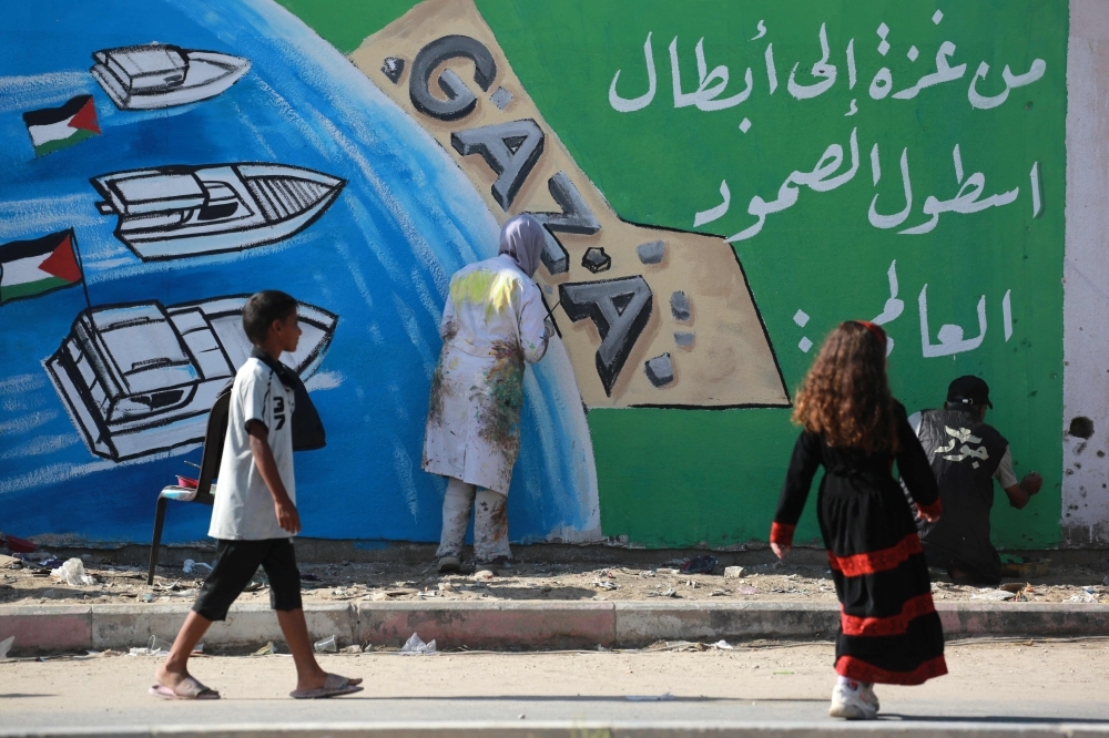 Israel Conducts Dozens of Strikes on Gaza City Amid Ceasefire Talks, Civil Defence Says