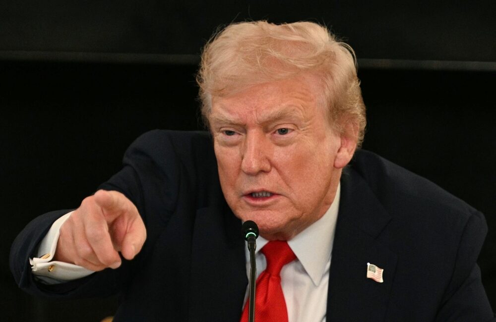 Trump Demands Jail Time for Illinois Governor, Chicago Mayor Amid Immigration Crackdown