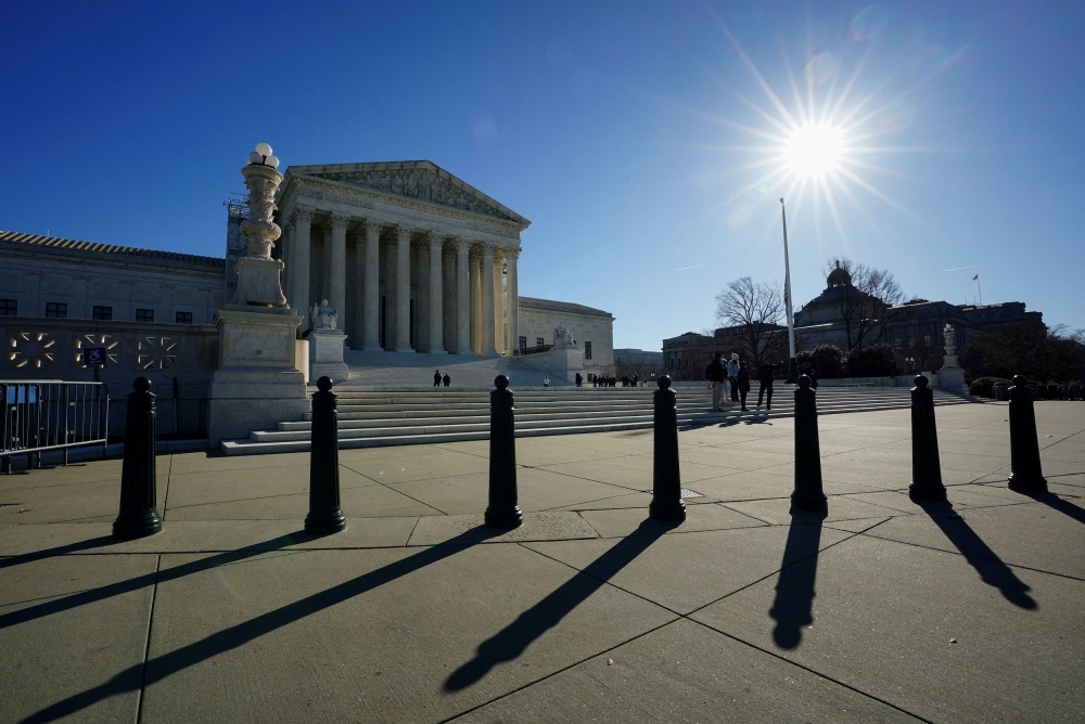 US Supreme Court to Weigh Trump’s Tariffs, Presidential Powers, and Religious Freedom in New Term