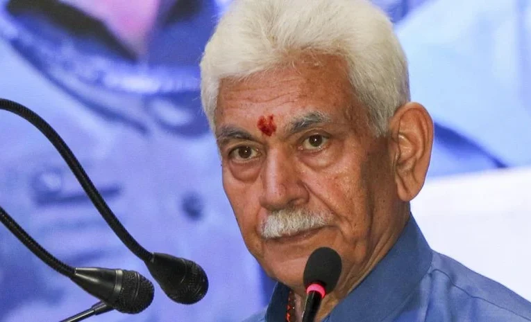 Delhi Blast: LG Manoj Sinha Urges Citizens to Stand United Against Terrorism
