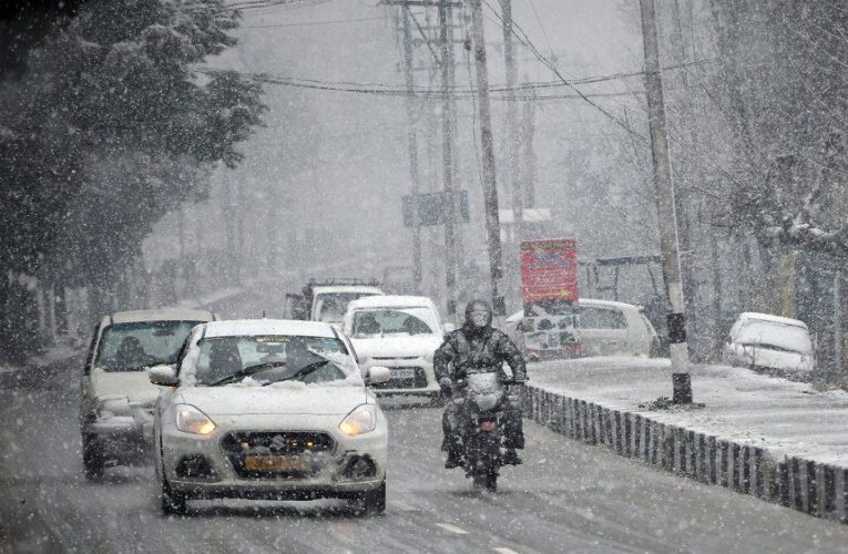 Light Snow and Winter Showers Expected in Kashmir Next Week