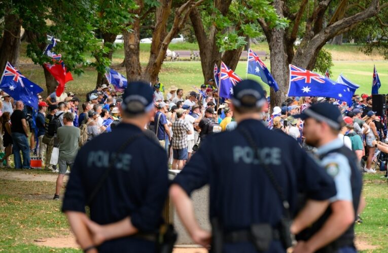 Sydney Public Gatherings Banned for Two Weeks After Bondi Beach Tragedy