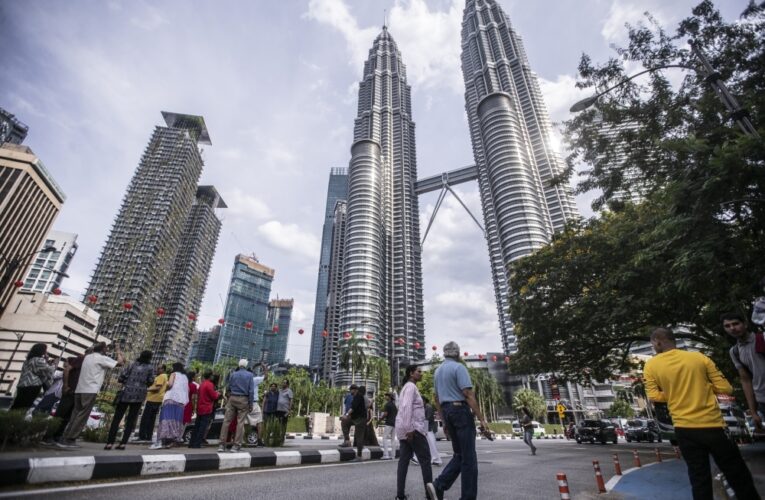 Tourism Body Defends Visa-Free Policy, Says Illegal Work by Tourists Is Rare and Must Be Penalized