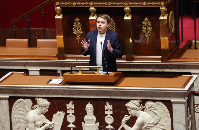 French lawmakers approve sweeping bill to ban social media access for children under 15