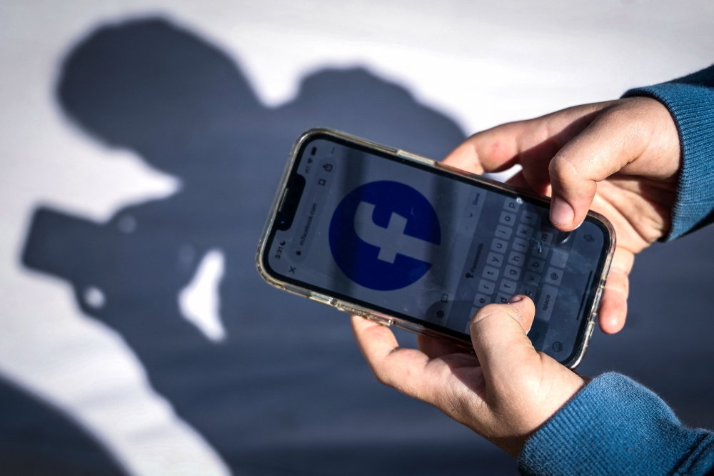 Facebook and TikTok Go Dark in Gabon Amid Government Suspension Over Social Tensions