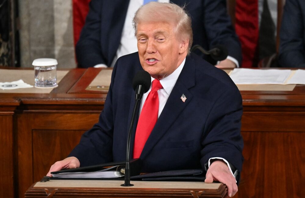 Trump Declares “Turnaround for the Ages” in Marathon State of the Union as Political Storm Clouds Gather