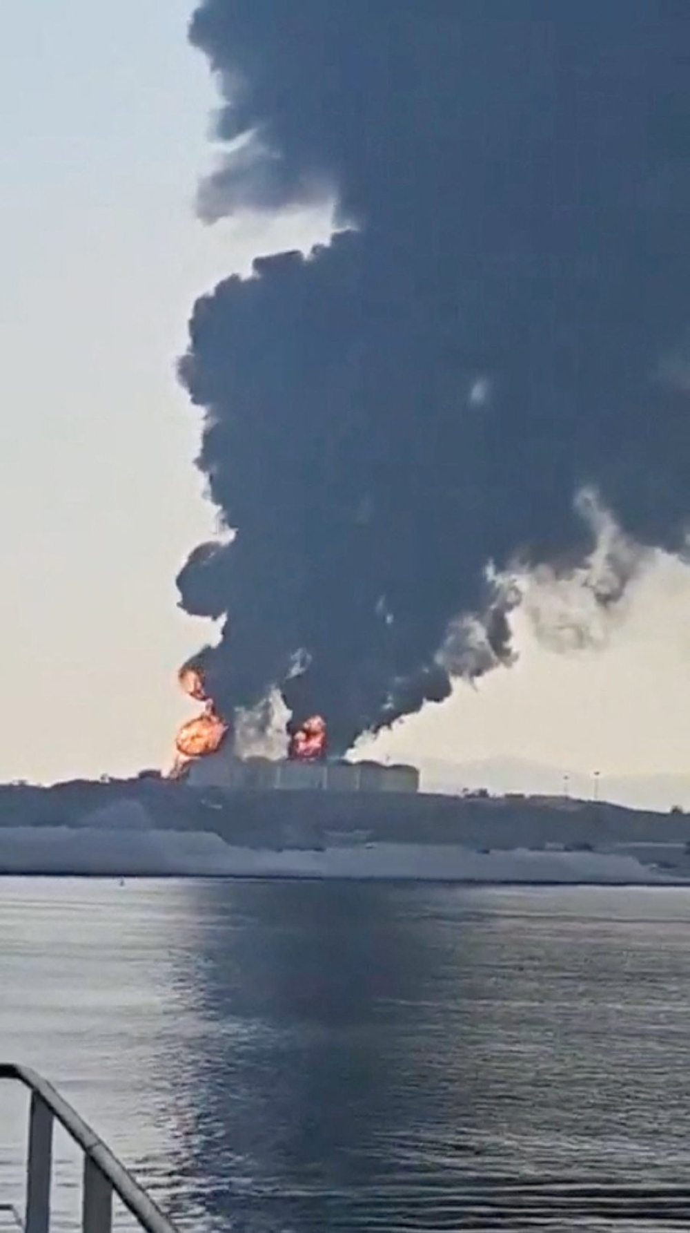 Oman Battles Fire at Salalah Port Following Drone Strike on Fuel Tanks