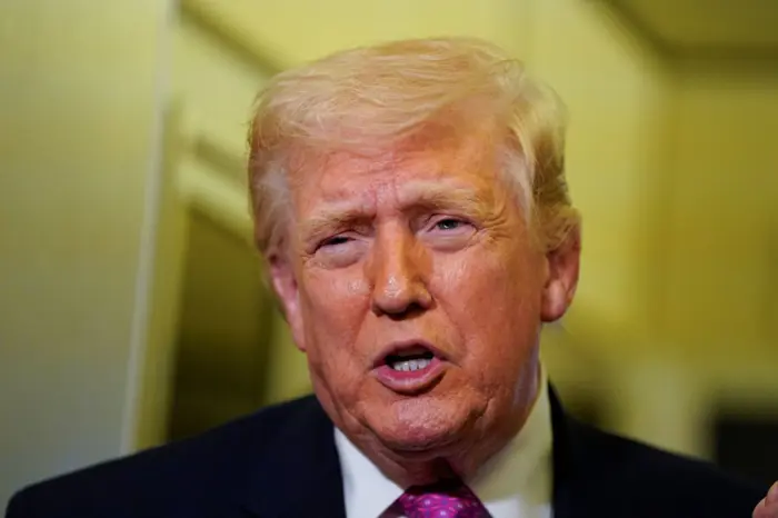 Trump Claims Iran Is Sending 20 Large Oil Tankers to the United States Through the Strait of Hormuz