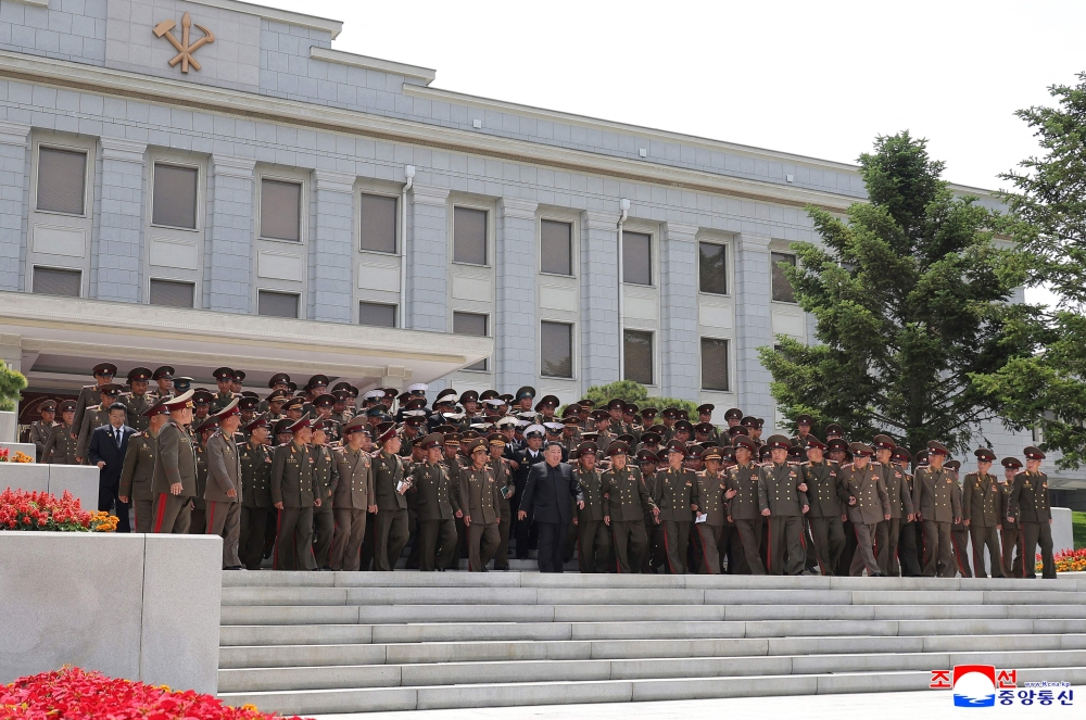 kim jong un orders north korea to transform border into an “impregnable fortress” amid rising military tensions