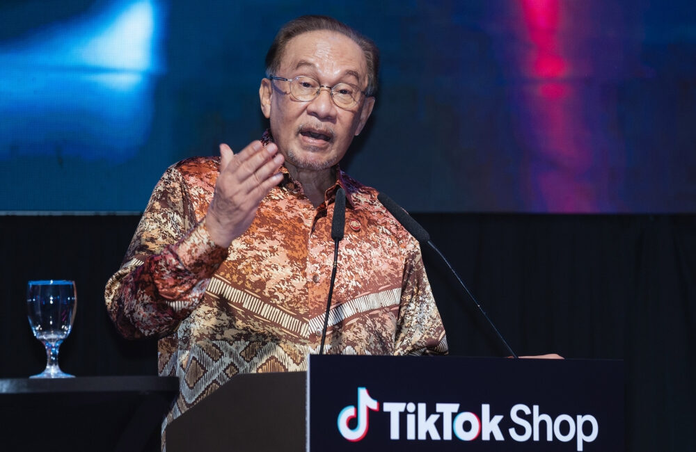 Malaysia tightens foreign investor vetting to protect local jobs and businesses