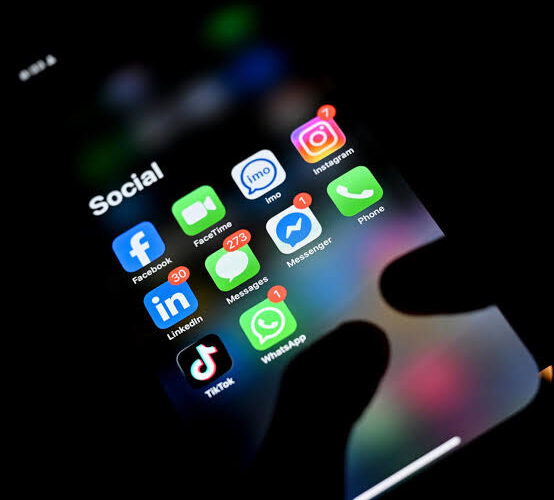 Amusing or Addictive How Social Media Algorithms Are Quietly Changing the Way We Scroll