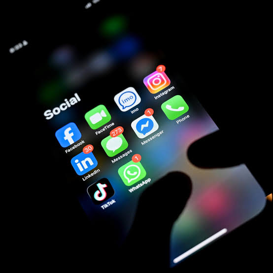 Amusing or Addictive How Social Media Algorithms Are Quietly Changing the Way We Scroll