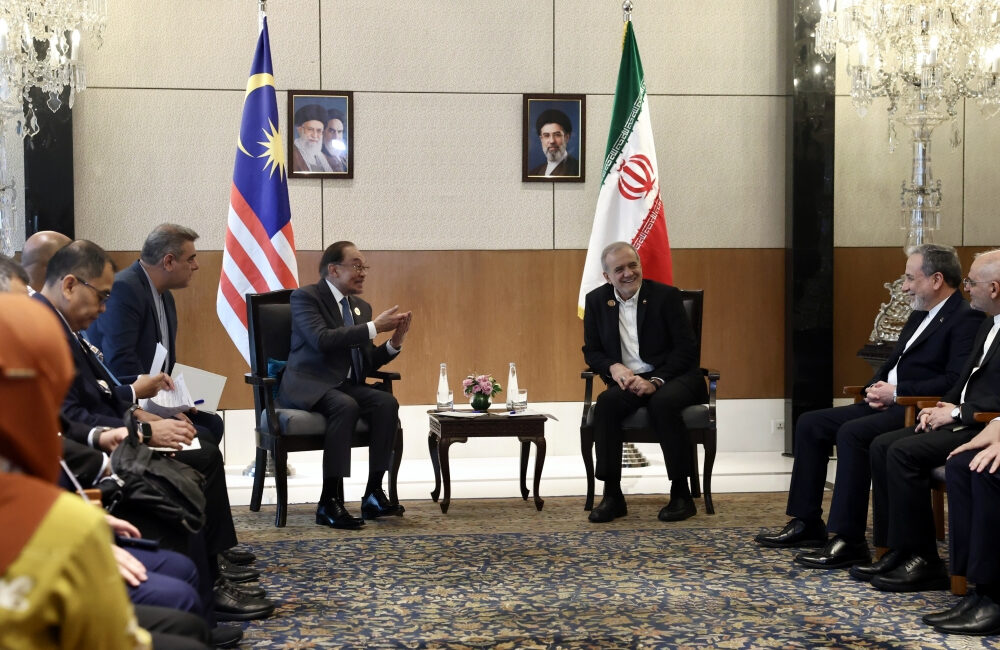 Anwar Calls on Iran to Keep Strait of Hormuz Open, Urges Diplomacy to End West Asia Conflict