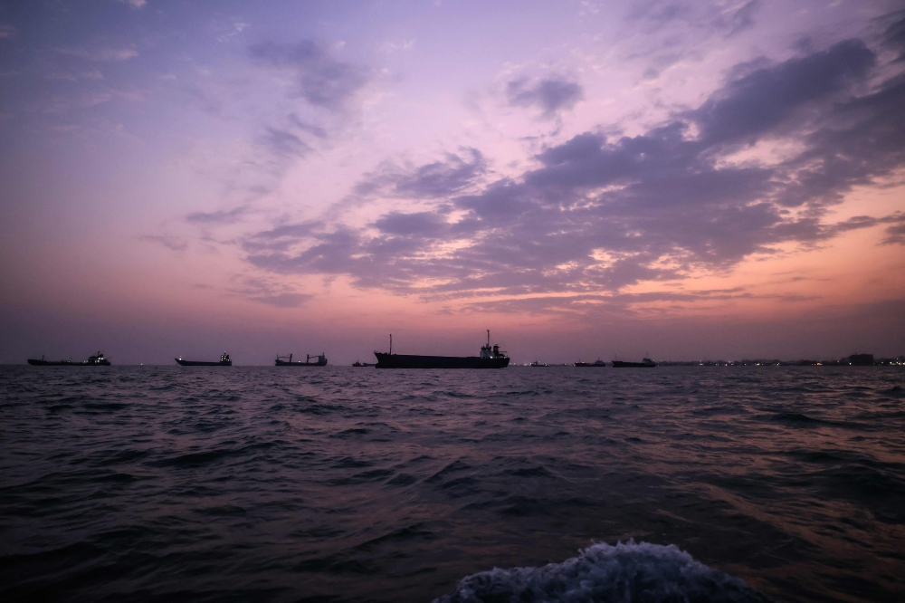 Iran warns oil tankers near Kuwait and Bahrain could be targeted