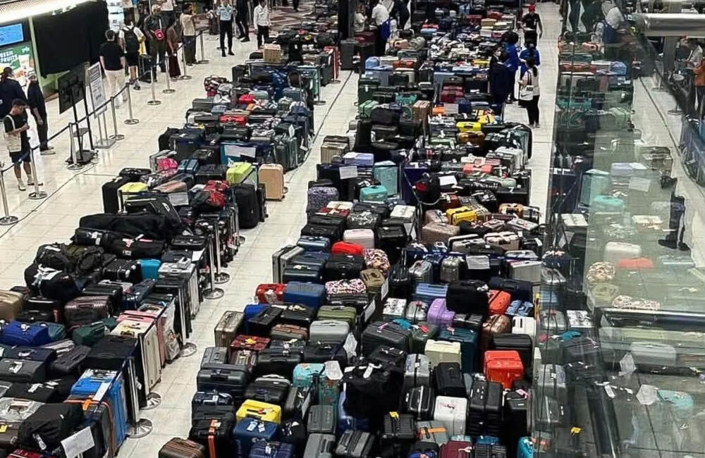 Thai Airways Cancels 37 More Flights as Bangkok Floods Leave Thousands of Bags Stranded