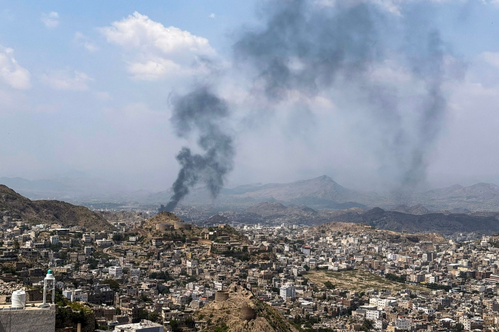 Houthis Target Saudi Airports, Energy Infrastructure and Aden Amid Escalating Regional Conflict