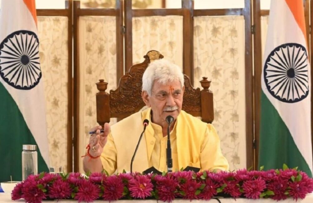 LG Sinha Chairs UHQ Meeting, Reviews Security Situation in Jammu and Kashmir