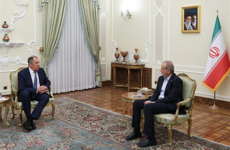 Pezeshkian Calls for Closer Iran-Russia Cooperation