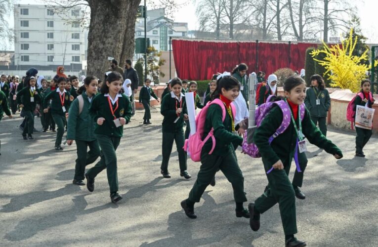 Govt Notifies New Timings for Kashmir Schools